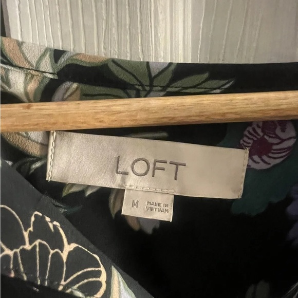 Ann Taylor Loft Black Multi Floral Pullover Blouse Top Medium - Picture 3 of 7